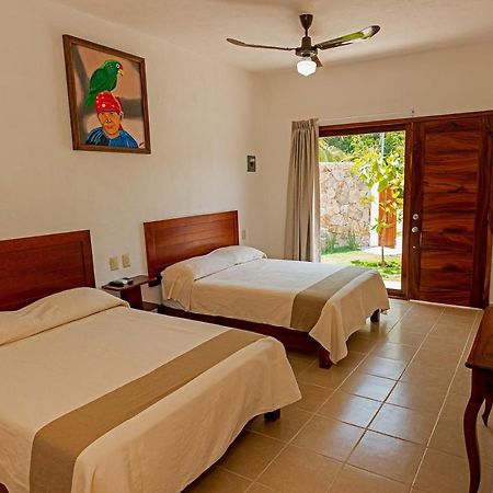 Hotel Casa Victoria Zihuatanejo Buitenkant foto