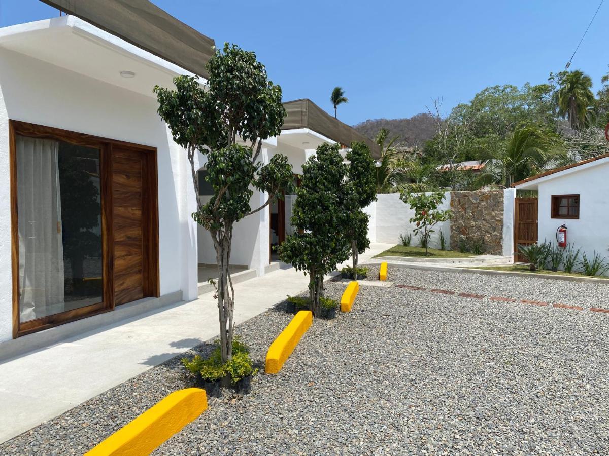 Hotel Casa Victoria Zihuatanejo Buitenkant foto